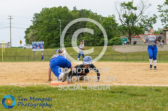 Auburn vs Gardner Softball CD2 QF 2017-0046