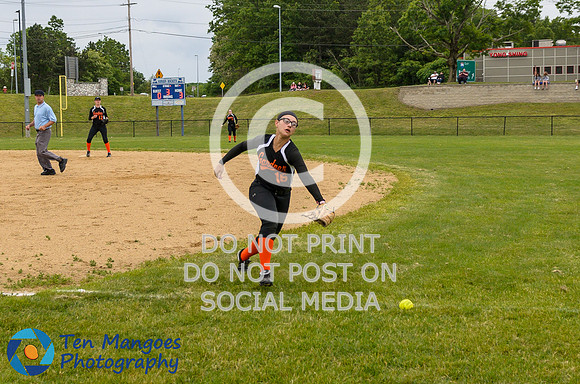 Auburn vs Gardner Softball CD2 QF 2017-0080