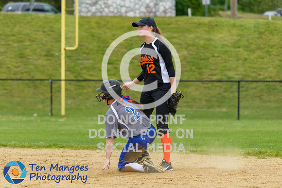 Auburn vs Gardner Softball CD2 QF 2017-0095