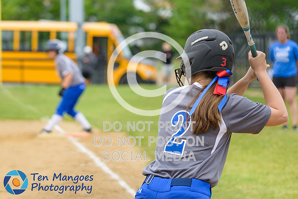 Auburn vs Gardner Softball CD2 QF 2017-0138