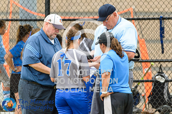 Auburn vs Gardner Softball CD2 QF 2017-0159