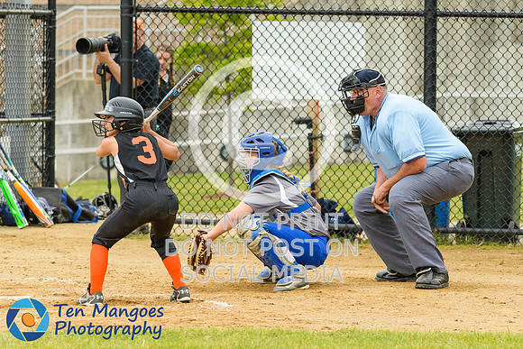 Auburn vs Gardner Softball CD2 QF 2017-0160