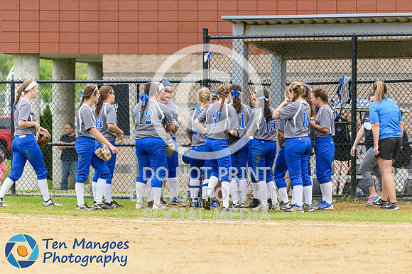 Auburn vs Gardner Softball CD2 QF 2017-0169