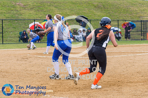 Auburn vs Gardner Softball CD2 QF 2017-0177
