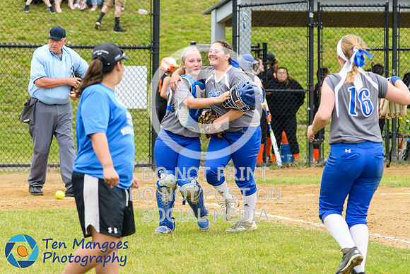 Auburn vs Gardner Softball CD2 QF 2017-0188