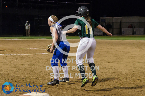 Auburn vs Oakmont Softball CD2 SF 2017-0018