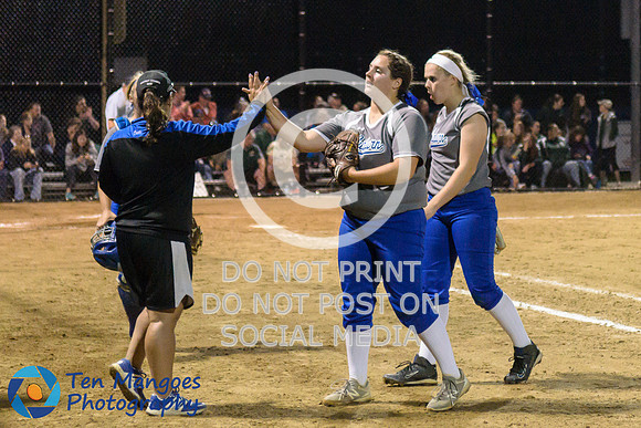 Auburn vs Oakmont Softball CD2 SF 2017-0022
