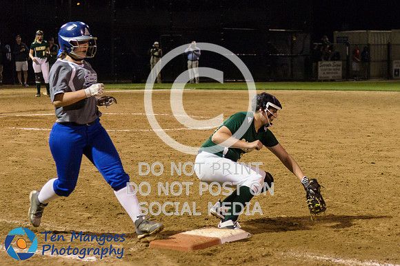 Auburn vs Oakmont Softball CD2 SF 2017-0031
