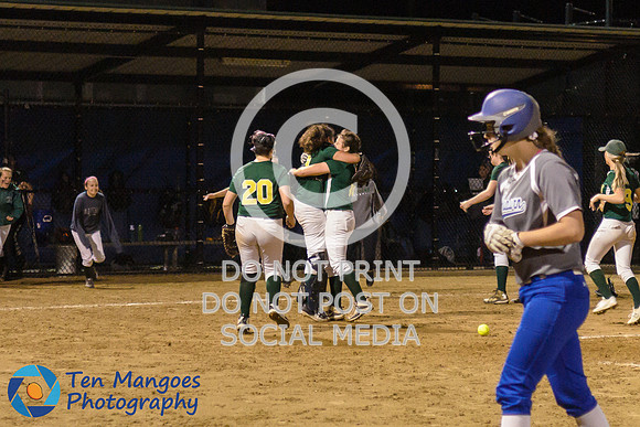 Auburn vs Oakmont Softball CD2 SF 2017-0052