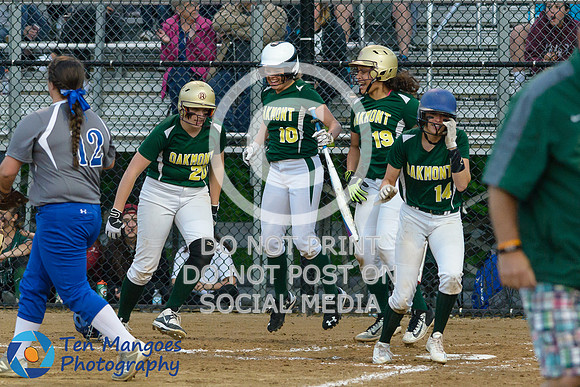 Auburn vs Oakmont Softball CD2 SF 2017-0077