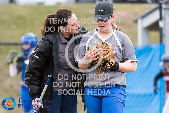 Auburn vs Northbridge Varsity Softball 2018-0048