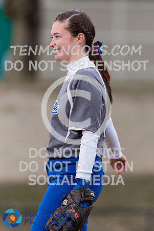 Auburn vs Northbridge Varsity Softball 2018-0058