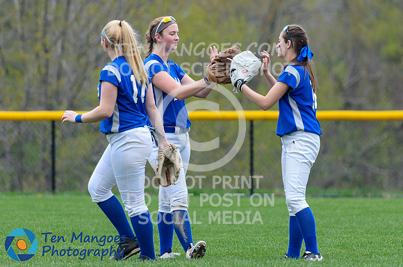Auburn vs Southbridge Varsity Softball 2018-0063